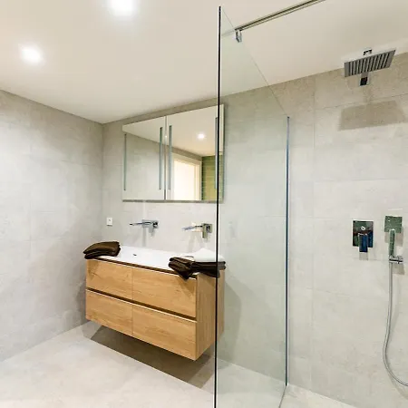 Appart Hotel 3 Chambres Piscine & Jacuzzi A Saint-Raphael アパート Saint-Raphaël